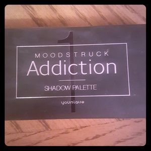 Younique Moodstruck Addiction Palette 1